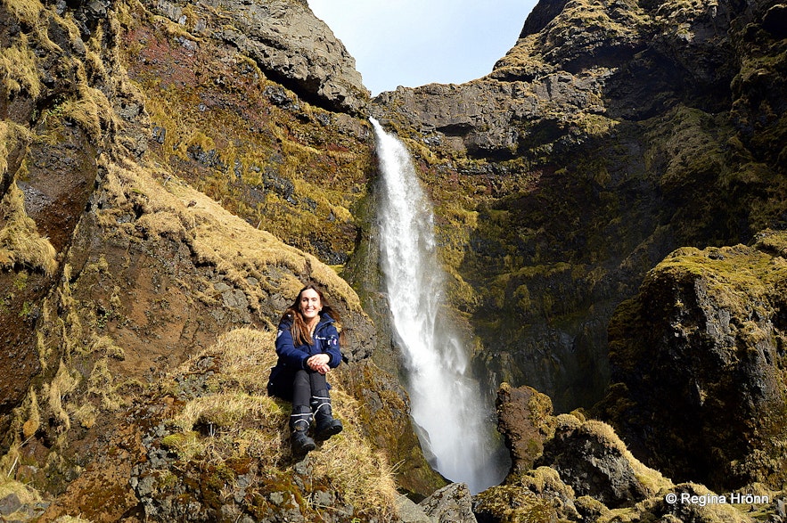 Regína by Íráfoss waterfall