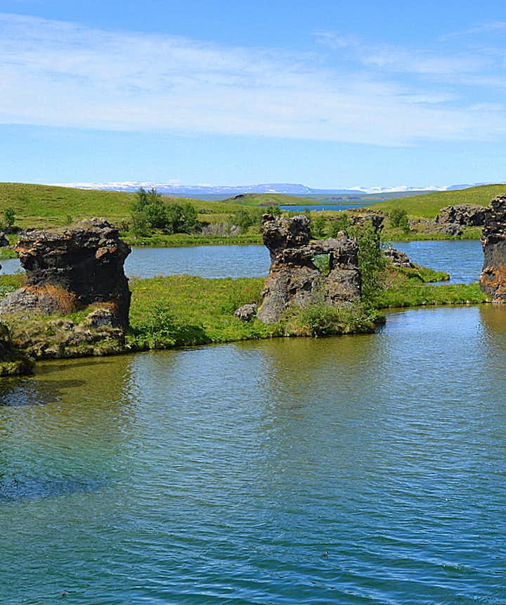 Kálfastrandavogar - Höfði lava pillars at Mývatn
