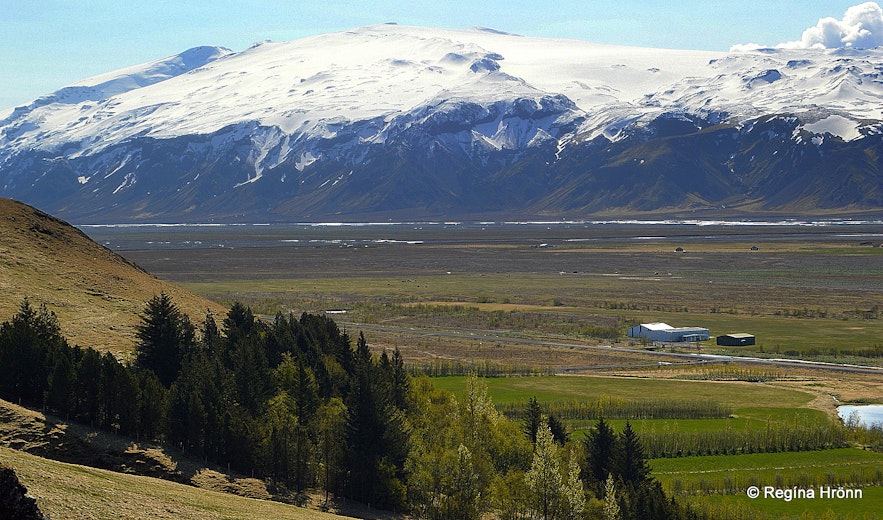 The view from Fljótshlíð of Eyjafjallajökull glacier