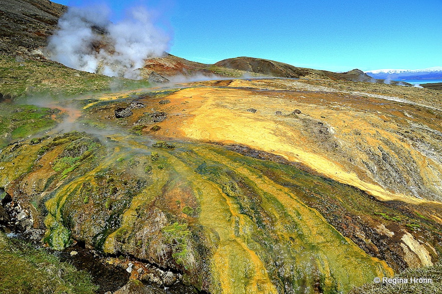 A helicopter ride in Iceland - geothermal areas