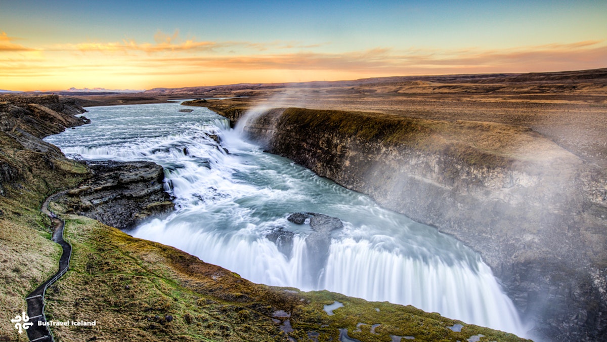 memorable-11-hour-small-group-bus-tour-of-golden-circle-and-blue-lagoon