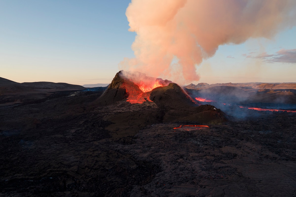 Fagradalsfjall Volcano Eruption Site Hike | Guided Bus To...