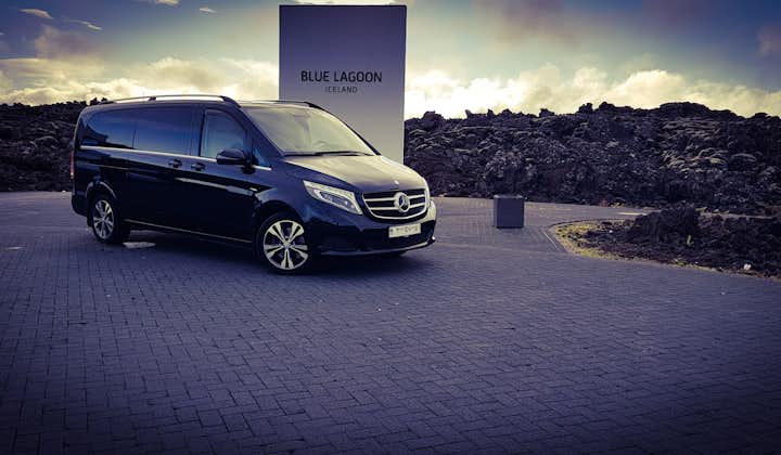 Luxurious Private Transfer to Keflavik Airport