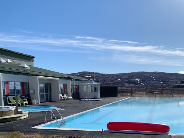 Hotel Laugar Saelingsdal has a geothermal pool.