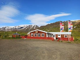Pensjonat Engimyri położony jest w otoczeniu natury północnej Islandii.