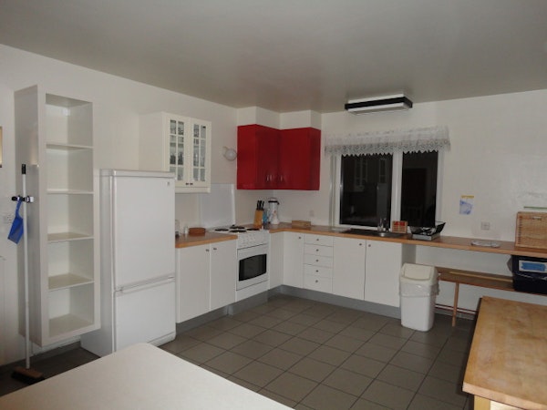 Vagnsstadir HI Hostel has a fully-furnished kitchen.
