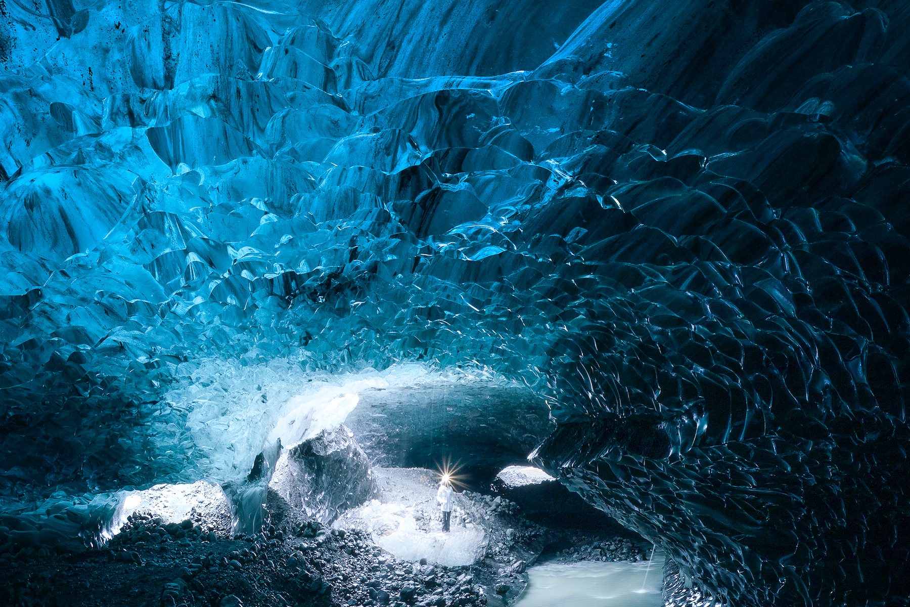 The ice cave in 2021/2022 winter is of great size and condition.