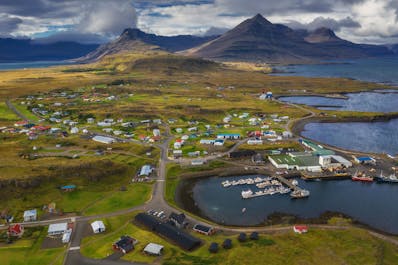 De östra fjordarna på Island har många charmiga byar, inklusive Djúpivogur.