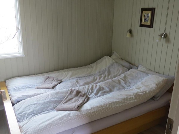 The Hammer Cottages has cozy bedrooms.
