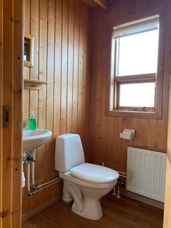 The Hlid Cottage has a private bathroom.