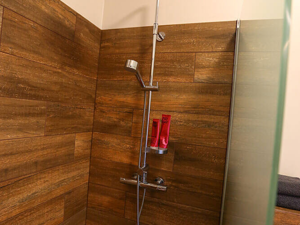 The Hrimland Cottages have private showers.