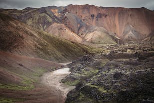 Bekijk de schoonheid van Landmannalaugar tijdens deze trektocht in de Hooglanden van IJsland.