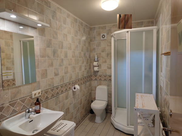 Guesthouse Mikligardur has the option of shared or communal bathrooms.