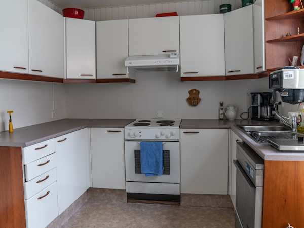 Gamla Isafjordur Guesthouse has a spacious communal kitchen.