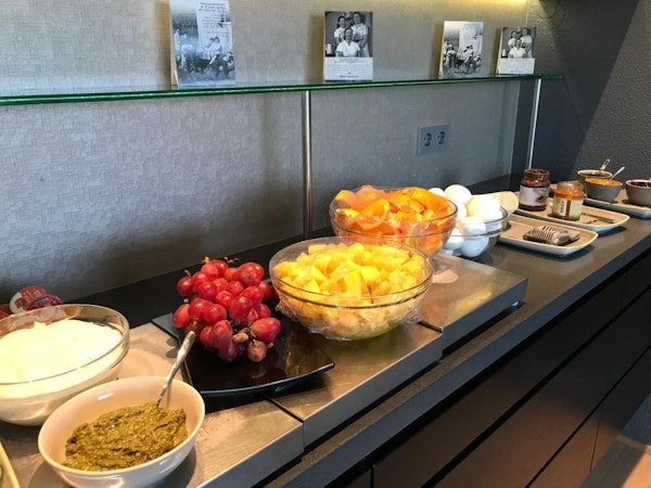 Hotel Isafjordur Torg offers a breakfast buffet.