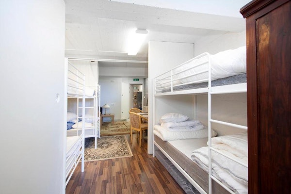 Guesthouse Hvita bunkbeds in bedroom.