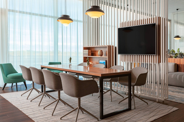 A small meeting room at the Courtyard by Marriott Reykjavik Keflavik Airport.