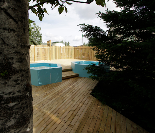 Hotel Hjardarbol has two outdoor hot tubs that guests can use for free.