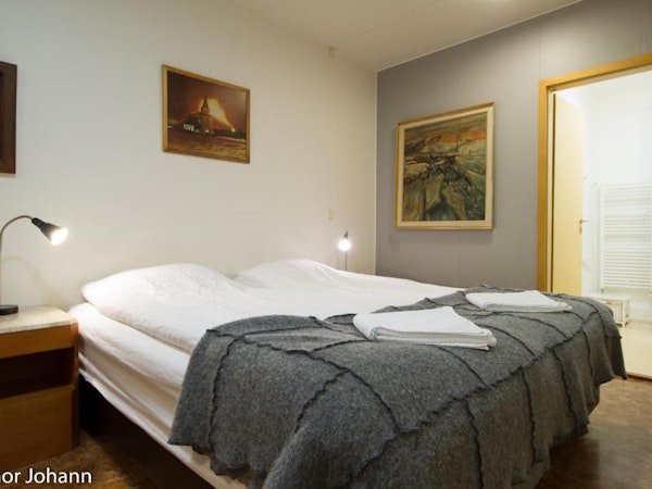 Enjoy great comfort when you use Hotel Hjardarbol's large double bed.