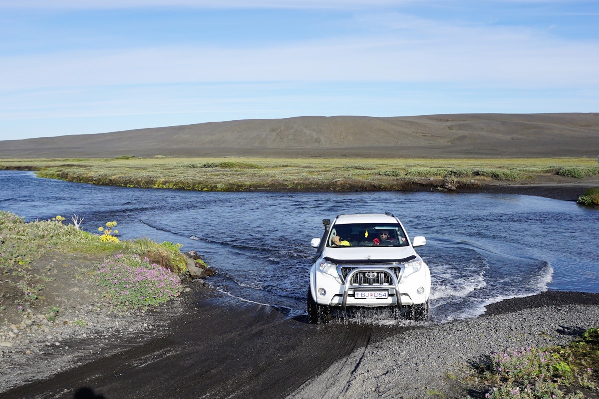 super jeep tour akureyri