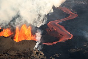 Die Vulkan-Eskapade: Hubschraubertour über das frische Lavafeld im Meradalir-Tal