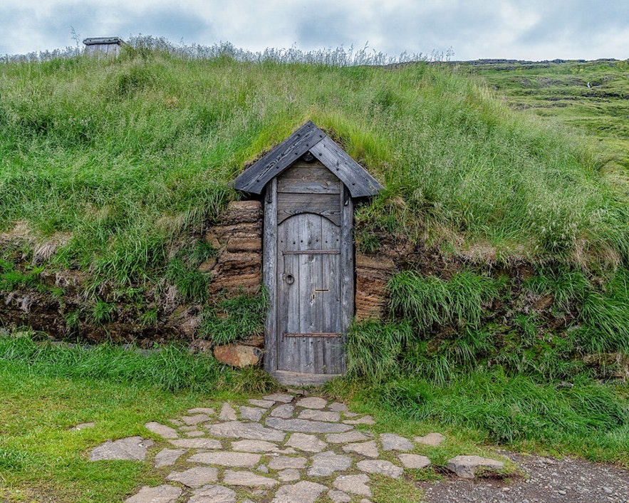 The turf houses built by the Vikings were held together with mud and grass.