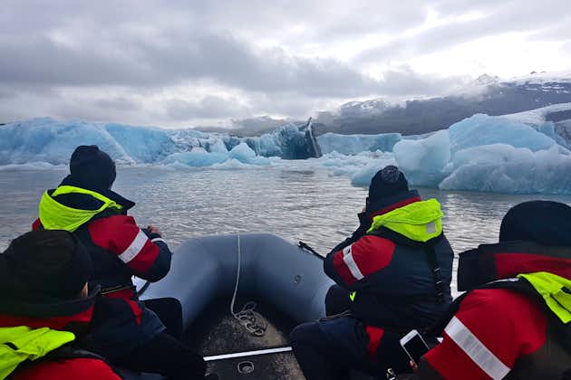 A private boat tour of Fjallsarlon glacier lagoon will let you explore with convenience and flexibility.