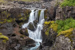 Sveinstekksfoss-Wasserfall