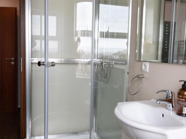 All rooms at Westman Islands Inn come with a private bathroom as standard.
