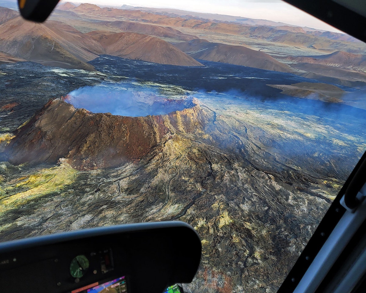 Active LitliHrutur Volcanic Eruption Helicopter Tour from Reykjavik