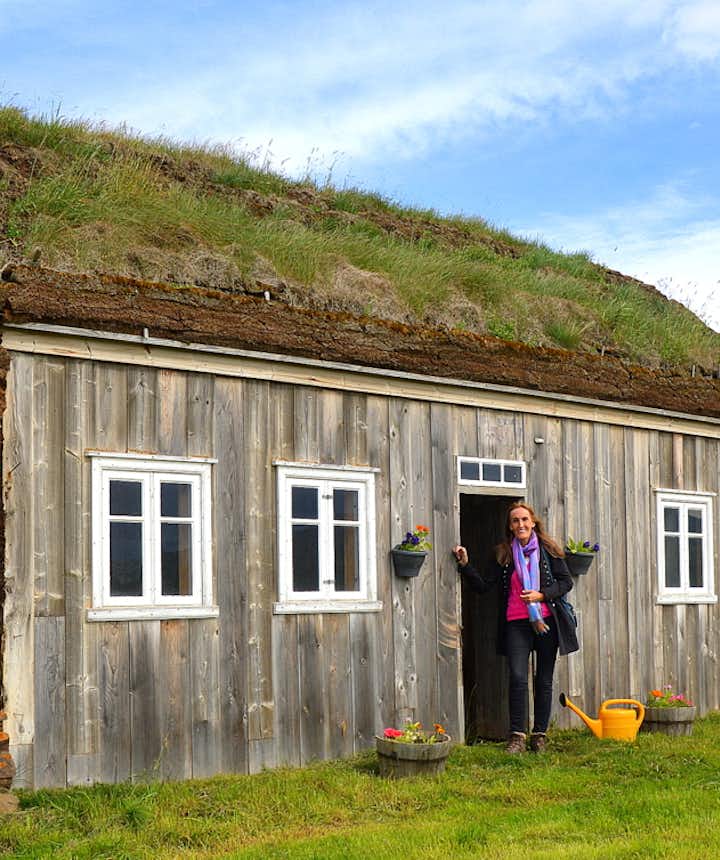 Tyrfingsstaðir Turf House in Skagafjörður in North-Iceland & Fornverkaskólinn