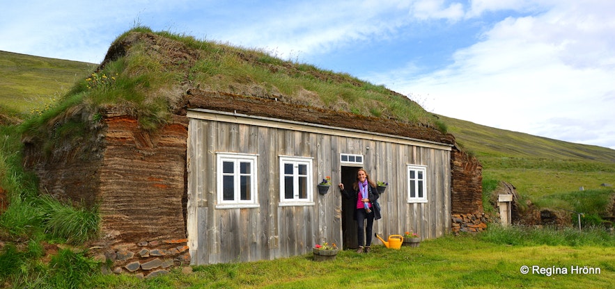 Tyrfingsstaðir Turf House in Skagafjörður in North-Iceland & Fornverkaskólinn