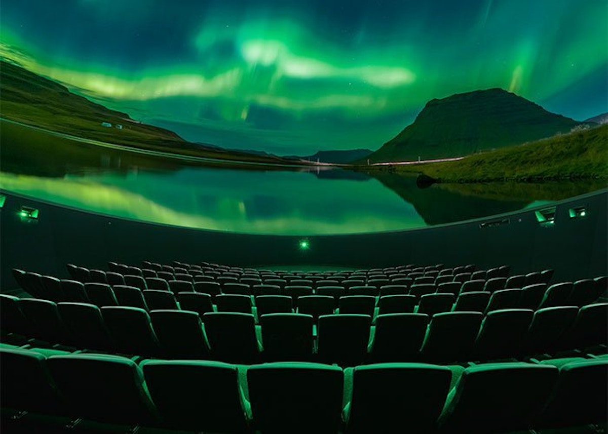 Mesmerizing 25-Minute Northern Lights Show at Perlan Museum in ...