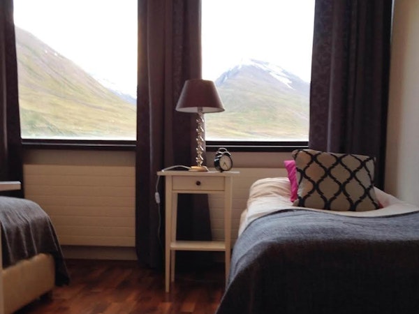 The twin rooms at the Northern Comfort Inn has perfect mountain views.