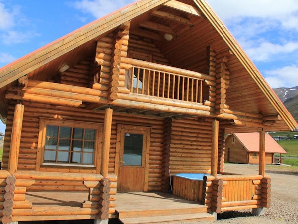 Brimnes Cabins' large cottage has three bedrooms for large groups on holiday.