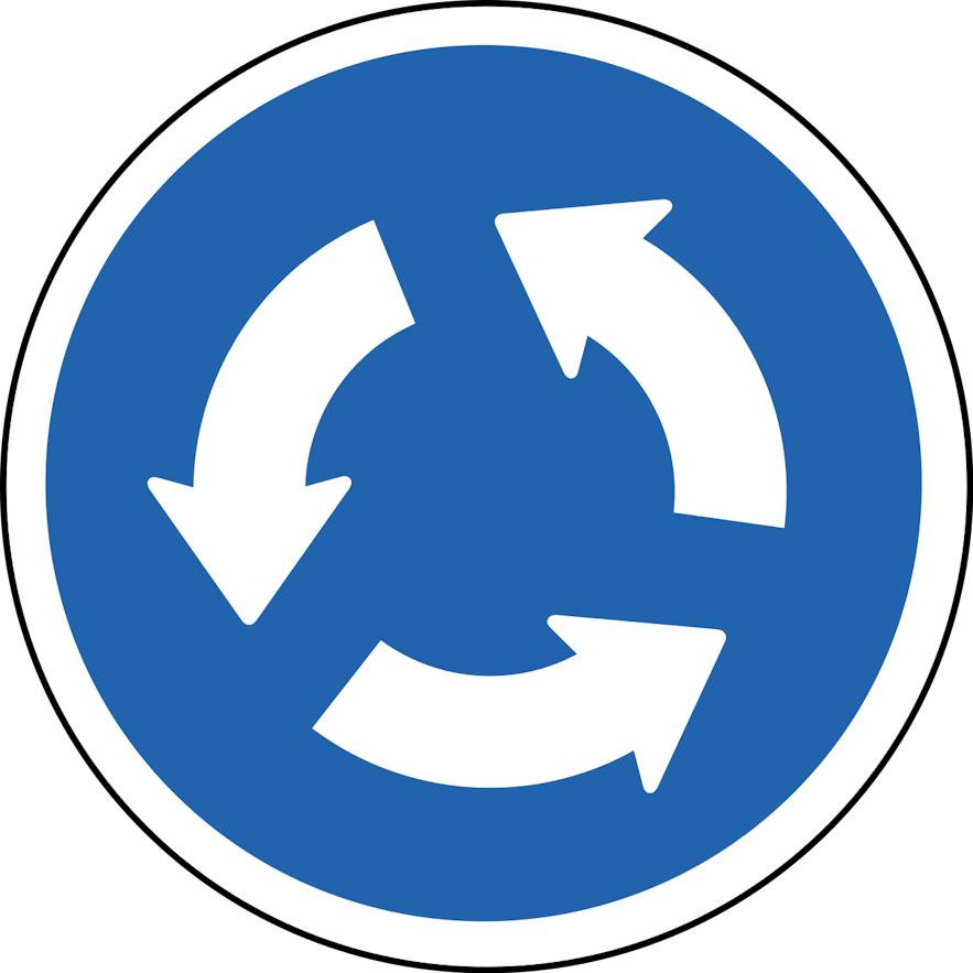 在冰岛，指示环岛的指示标志是一个白边蓝色圆形标志，中间有三个白色箭头，显示行车方向。