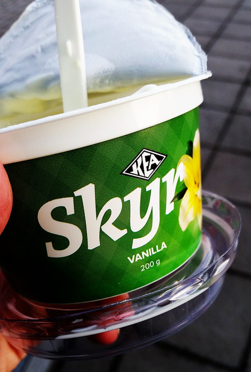 A green tub of vanilla-flavored skyr by the brand KEA.
