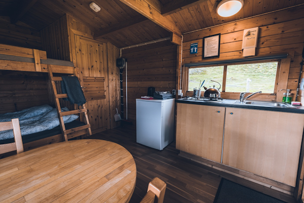 The Holaskjol Highland Center has cabins with kitchenettes.