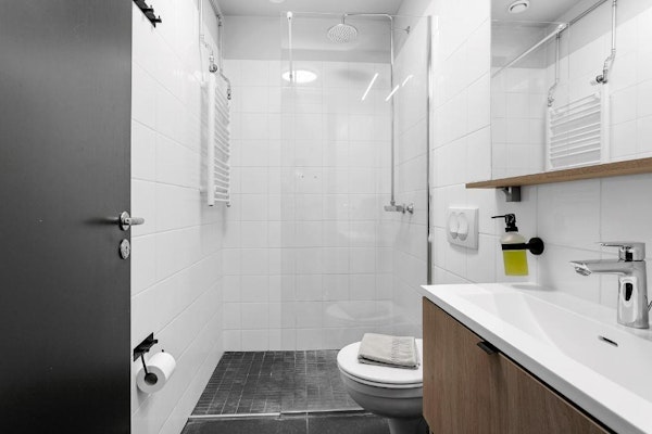 Hotel Vera's private bathrooms are comfortable and modern.