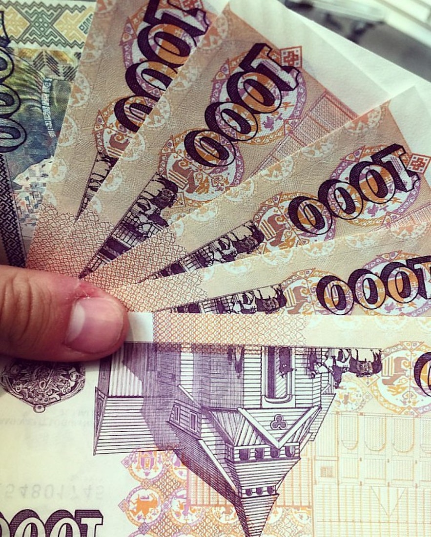 A bunch of 1000 Icelandic krona. 