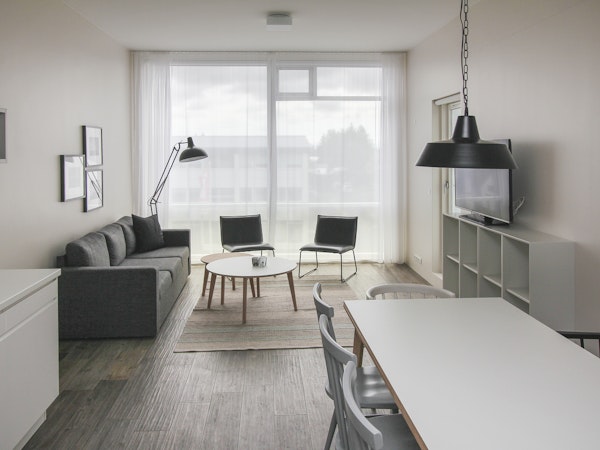 The living area in a two-bedroom apartment at Bella Hotel in Selfoss.