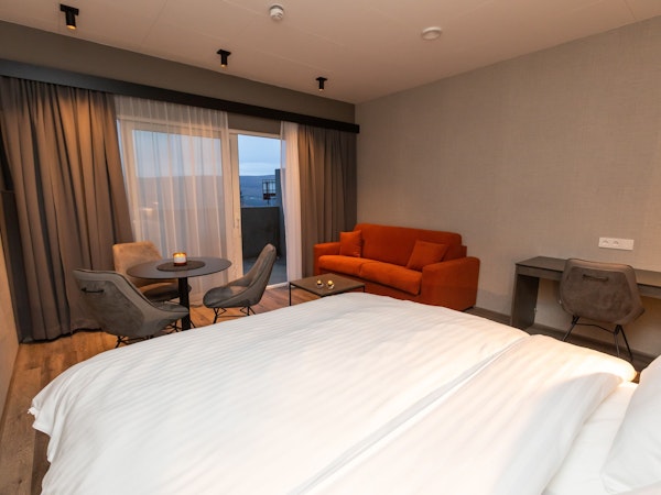 Hotel Halond boasts comfortable furnishings.