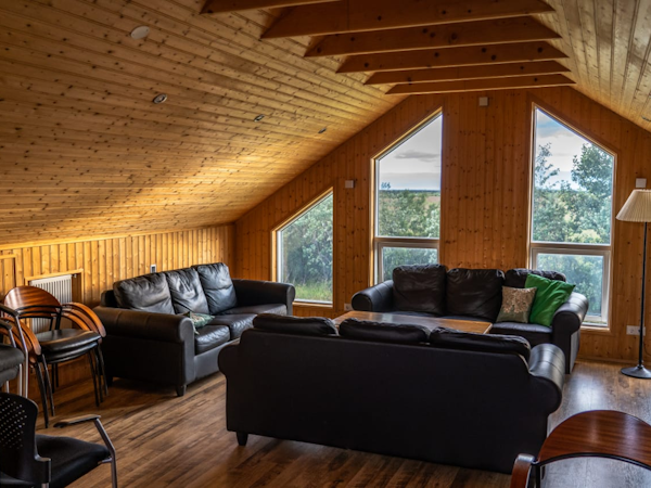 Guests can make use of the lounge to view Mount Hekla and other landscapes in South Iceland.