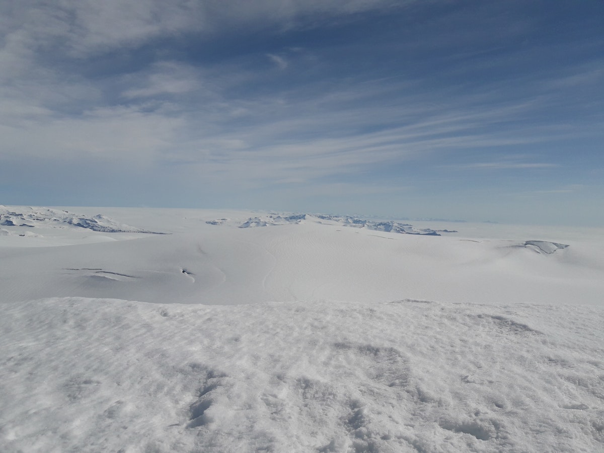 Extreme 14-Hour Hiking Tour of Hvannadalshnjukur Peak from Skaftafell ...