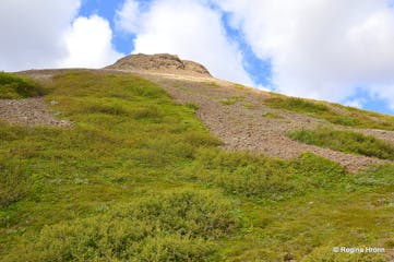 An easy Hike on Mt. Meyjarsæti and Lake Sandkluftavatn in South Iceland
