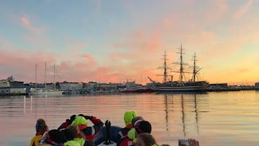 Reykjavik havn er spesielt vakker når man ser den fra en RIB-båt.