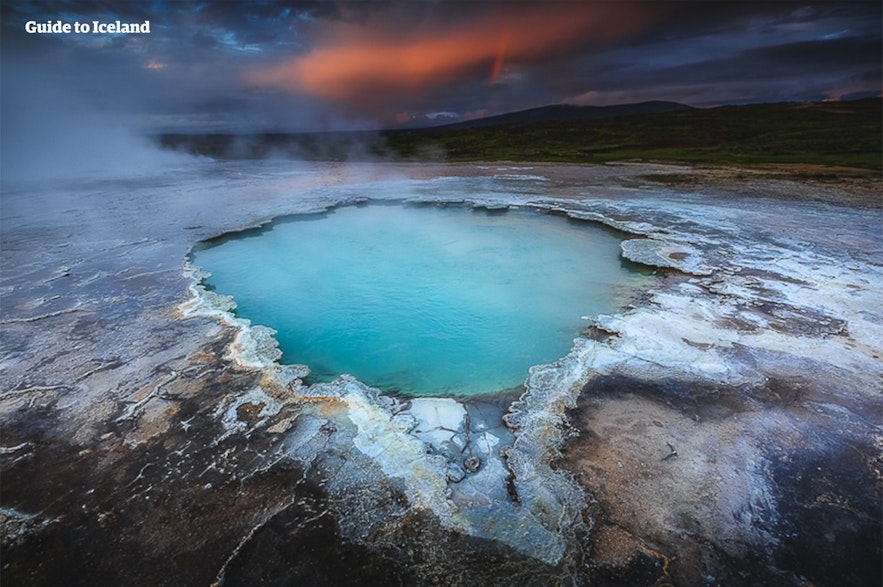 9月のアイスランドの温泉