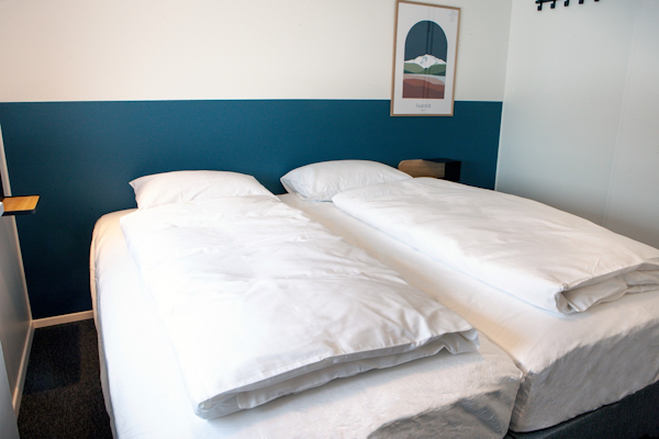 Eidar Hostel & Apartments offers twin bed rooms.