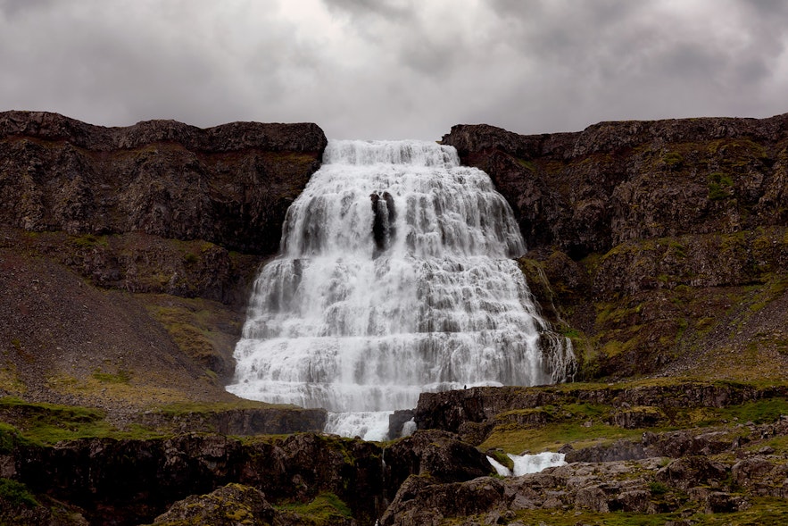 冰岛的瀑布在春季尤为壮观。