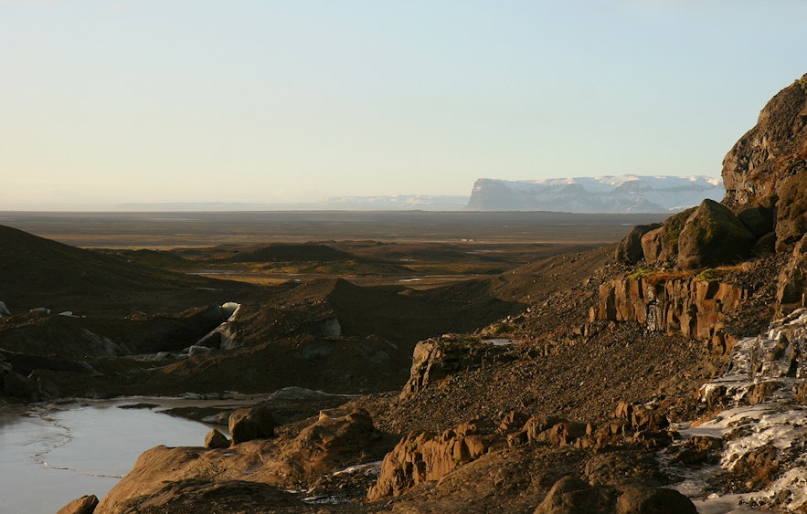 Skeidararsandur เป็นที่ราบทรายที่แห้งแล้งแต่สวยงามทางตะวันออกเฉียงใต้ของไอซ์แลนด์